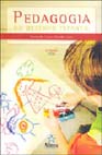 'Pedagogia do desenho infantil' re&uacute;ne t&oacute;picos explicativos sobre a import&acirc;ncia das artes para a forma&ccedil;&atilde;o da pessoa, sobretudo, pelo ato de desenhar, gesto este que &eacute; natural acontecer em todas as crian&ccedil;as de qualquer parte do mundo. O desenho infantil &eacute; abordado sob o aspecto de sua valoriza&ccedil;&atilde;o no ensino de modo geral, favorecendo a compreens&atilde;o de sua real import&acirc;ncia para o desenvolvimento sadio do ser humano no decorrer de sua inf&acirc;ncia. O objetivo principal deste livro &eacute; subsidiar os estudantes na pr&aacute;tica do magist&eacute;rio e aqueles que iniciam os estudos sobre o ensino e a arte, muito embora, seja tamb&eacute;m para qualquer adulto que ainda n&atilde;o conhe&ccedil;a a import&acirc;ncia e o significado do desenho para a crian&ccedil;a. O texto est&aacute; escrito de modo acess&iacute;vel e objetivo. Entre os assuntos enfocados, est&atilde;o - a import&acirc;ncia da escola e da criatividade para o desenvolvimento do ser humano; o desenho como um importante meio de comunica&ccedil;&atilde;o e de express&atilde;o; aspectos da Educa&ccedil;&atilde;o em Arte; o desenho infantil e algumas releituras de obras art&iacute;sticas. Tamb&eacute;m est&atilde;o mencionados alguns itens sobre a conduta do educador a fim de proporcionar uma pedagogia saud&aacute;vel, sem bloqueio para a criatividade da crian&ccedil;a e do jovem. Um dos objetivos desta publica&ccedil;&atilde;o &eacute; auxiliar o leitor, principiante da &aacute;rea da educa&ccedil;&atilde;o e artes, a desvendar e a perceber a beleza do desenho infantil. &Eacute; importante que a crian&ccedil;a tenha uma educa&ccedil;&atilde;o adequada, para que, no futuro, seja um adulto criativo, com mais condi&ccedil;&otilde;es de enfrentar os percal&ccedil;os da vida e encontrar solu&ccedil;&otilde;es para eles.